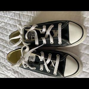 Boys converse all star Sz 1 sneakers